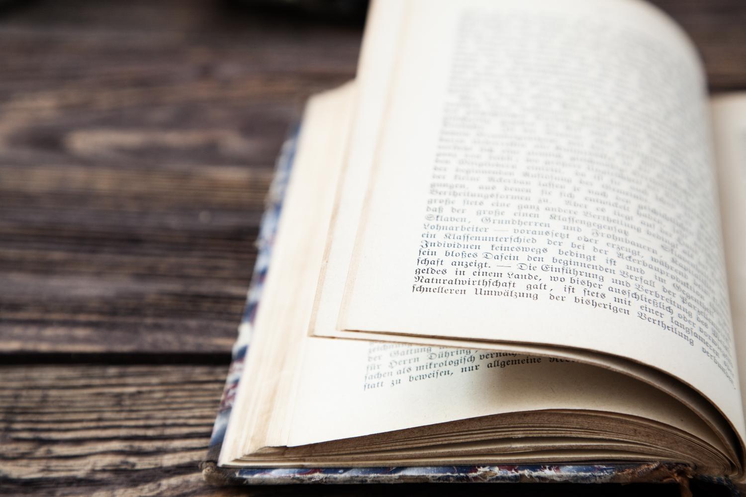 Bilde-Allmenn litteraturvitenskap - &aring;rsstudium