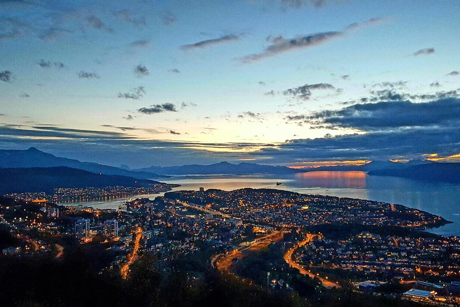 Narvik by i h&oslash;stskumring.