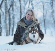 Monica Alterskj&aelig;r Sundset med husky