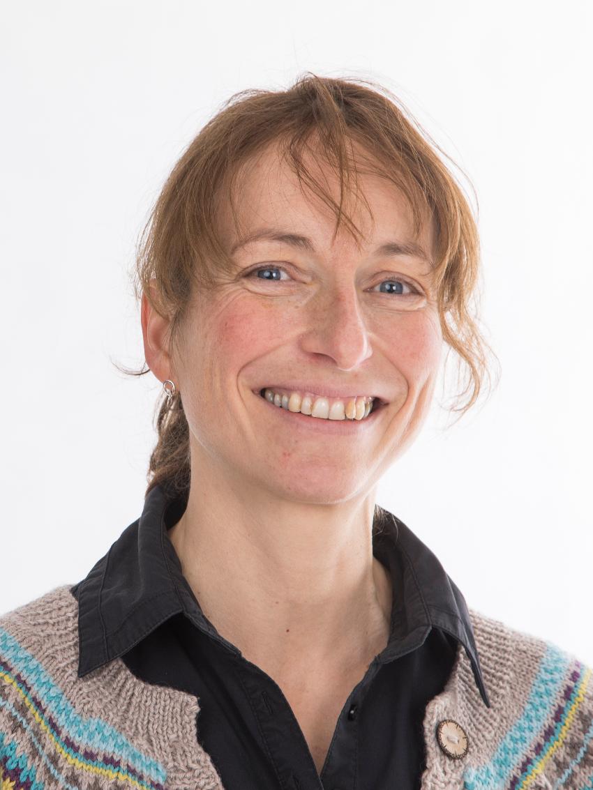G__ForskningOgFormidling-TG_Bilder_Bilder ansatte 2017_Portrettbilder NT-fak 2017_FAK adm ansattebilder_Vibeke Os.jpg Kvinne, portrettbilde.