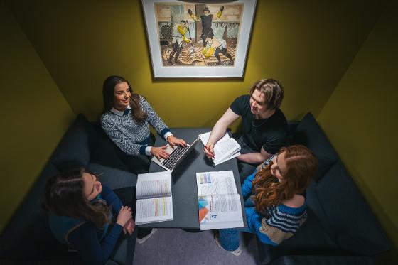 Illustrasjonsbilde for Eksamensforberedelse for studenter ved HHA, AMB og NFH