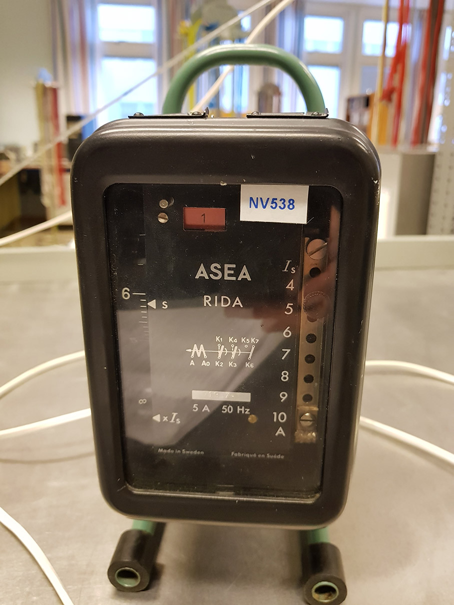 Bilde av ASEA tidsoverstrømsrele